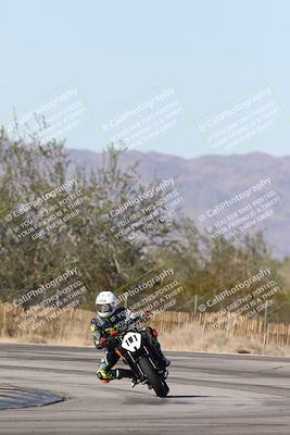 media/Dec-01-2025-Moto Forza (Mon) [[2daa91e15f]]/3-Beginner Group/Session 3 (Turn 3)/